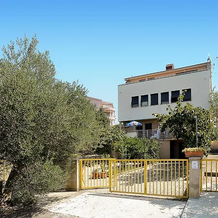 Lovely In With House Sea View